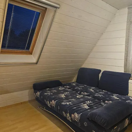 Furnished Private In A Row House 노이불름슈토르프