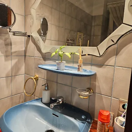 Furnished Private In A Row House 노이불름슈토르프